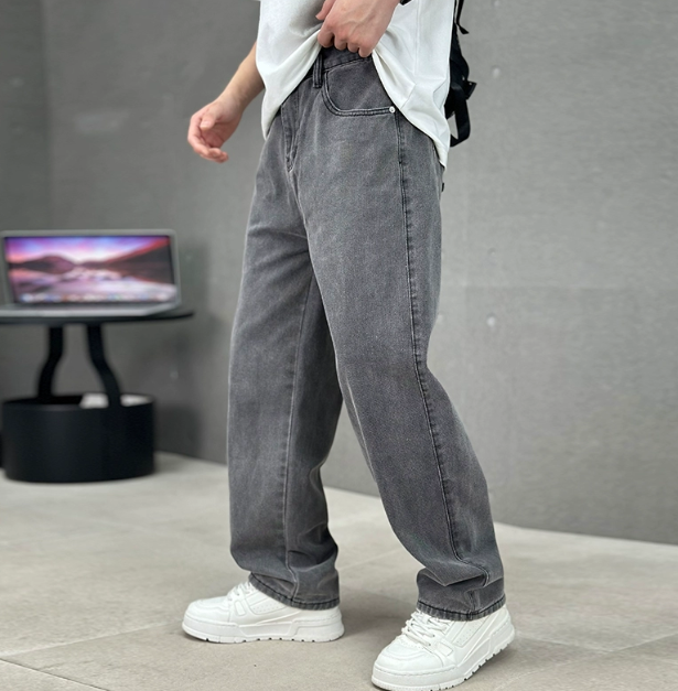 Anders – Men's Loose-Fit Straight Denim Jeans